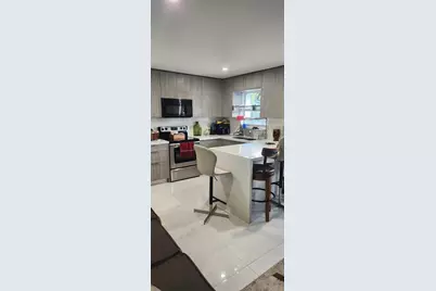 150 NW 17th Ct, Miami, FL 33125 - Photo 14