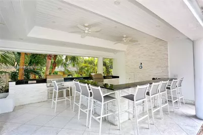780 NE 69th St #1705, Miami, FL 33138 - Photo 18