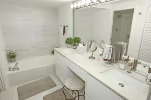 3530 Mystic Pointe Dr, Aventura, FL 33180 - Photo 38