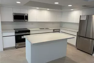 6681 SW 71st Ln, South Miami, FL 33143 - Photo 4