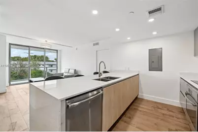 13800 Highland Dr #202, North Miami Beach, FL 33181 - Photo 18