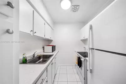 1015 SW 11th Ave #5K, Hallandale Beach, FL 33009 - Photo 14