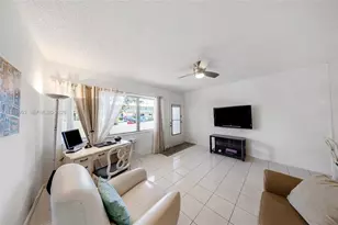 1015 SW 11th Ave, Hallandale Beach, FL 33009 - Photo 4
