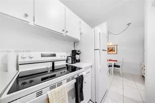 1015 SW 11th Ave, Hallandale Beach, FL 33009 - Photo 16