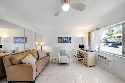 1015 SW 11th Ave #5K, Hallandale Beach, FL 33009 - Photo 2