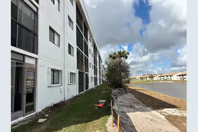 4725 E Lucerne Lakes Blvd E #315, Lake Worth, FL 33467 - Photo 2