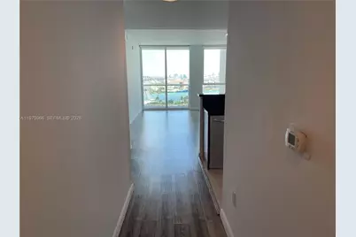 253 NE 2nd St #1707, Miami, FL 33132 - Photo 4