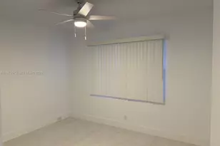 12600 SW 5th Ct, Pembroke Pines, FL 33027 - Photo 8