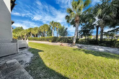 4040 Crystal Lake Dr #105, Deerfield Beach, FL 33064 - Photo 22