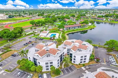 210 Lake Pointe Dr #304, Oakland Park, FL 33309 - Photo 14