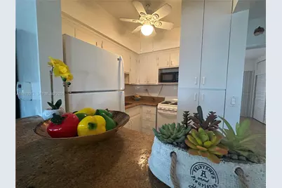 851 Atlantic Shores Blvd #232, Hallandale Beach, FL 33009 - Photo 2
