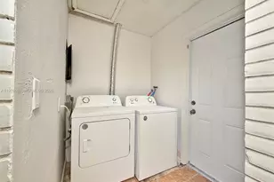 7212 SW 3rd Ct, North Lauderdale, FL 33068 - Photo 6