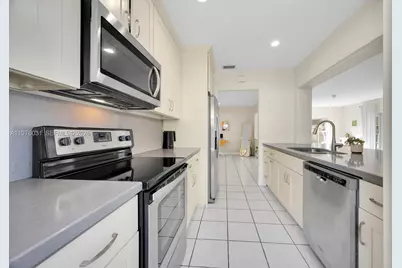 8230 SW 63rd Pl, Miami, FL 33143 - Photo 8