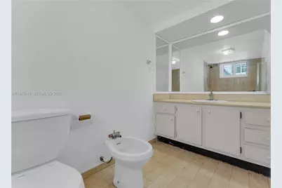 2457 Collins Ave #201, Miami Beach, FL 33140 - Photo 14
