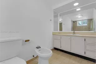 2457 Collins Ave, Miami Beach, FL 33140 - Photo 14