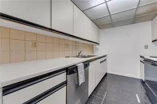 2457 Collins Ave, Miami Beach, FL 33140 - Photo 6