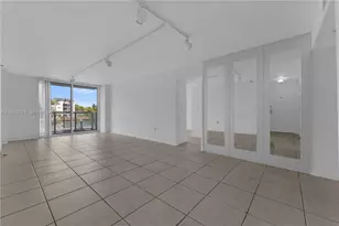 2457 Collins Ave, Miami Beach, FL 33140 - Photo 16