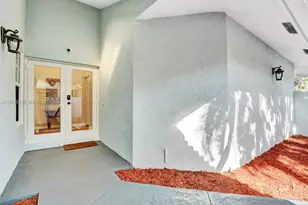 2091 Island Cir, Weston, FL 33326 - Photo 32