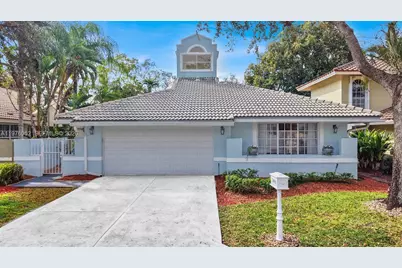 2091 Island Cir, Weston, FL 33326 - Photo 1
