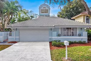 2091 Island Cir, Weston, FL 33326 - Photo 1