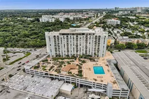 13499 Biscayne Blvd, North Miami, FL 33181 - Photo 30