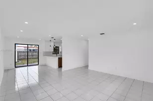 1005 W 36th Pl, Hialeah, FL 33012 - Photo 14