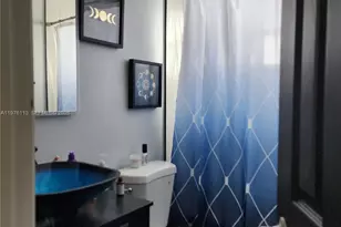 10046 Winding Lake Rd, Sunrise, FL 33351 - Photo 6