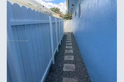 7685 W 30th Ln #B, Hialeah, FL 33018 - Photo 12