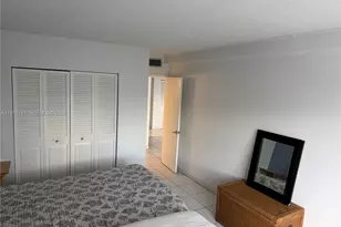 400 N Kings Point Dr, Sunny Isles Beach, FL 33160 - Photo 8