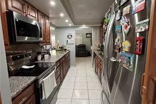 8408 NW 8th St, Miami, FL 33126 - Photo 18