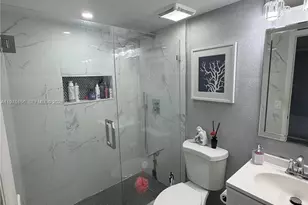 8408 NW 8th St, Miami, FL 33126 - Photo 32
