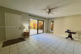 9143D SW 23rd St, Davie, FL 33324 - Photo 2