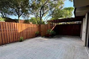 9143D SW 23rd St, Davie, FL 33324 - Photo 22