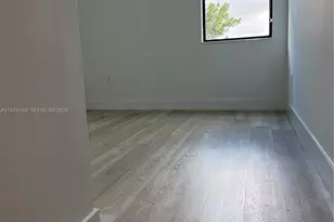 10479 NW 82nd St, Doral, FL 33178 - Photo 12