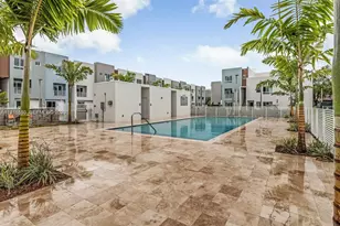 2561 NE 193rd St, Miami, FL 33180 - Photo 1