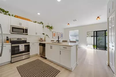 10589 W 33rd Ln, Hialeah, FL 33018 - Photo 12