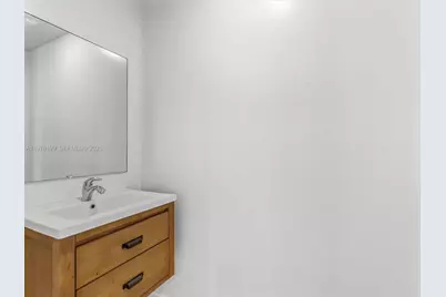 1040 Biscayne Blvd #1107, Miami, FL 33132 - Photo 16