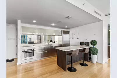 1040 Biscayne Blvd #1107, Miami, FL 33132 - Photo 12