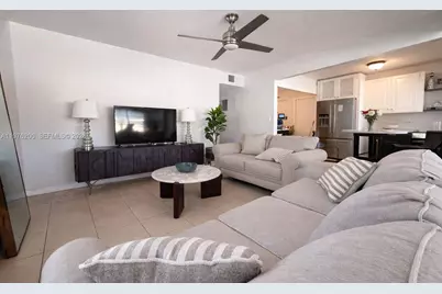 30 NE 26th St, Wilton Manors, FL 33305 - Photo 4