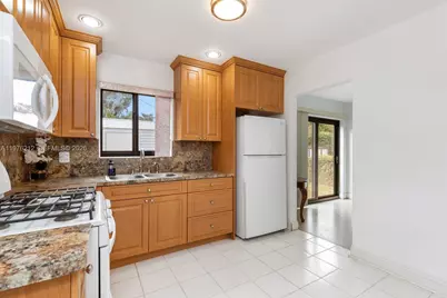 6200 SW 18th St, North Lauderdale, FL 33068 - Photo 16