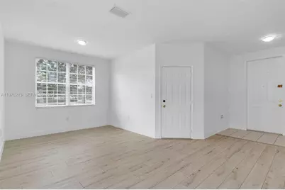 925 SW 152nd Ct, Miami, FL 33194 - Photo 4