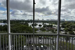 1780 NE 191st St, Miami, FL 33179 - Photo 2