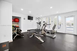 300 Diplomat Pkwy, Hallandale Beach, FL 33009 - Photo 24