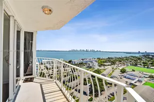 7601 E Treasure Dr, North Bay Village, FL 33141 - Photo 18