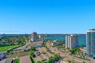 7601 E Treasure Dr, North Bay Village, FL 33141 - Photo 22