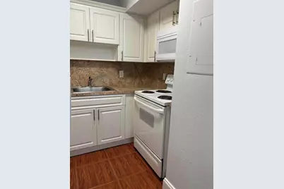 1152 NW 3rd St #2, Miami, FL 33128 - Photo 4