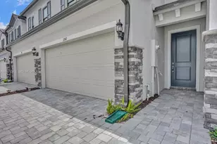 2202 Appleton Cir S, Oakland Park, FL 33309 - Photo 2