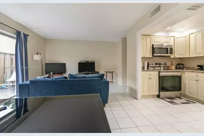 846 NW 81st Ter #6, Plantation, FL 33324 - Photo 8