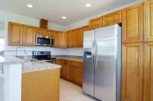 7738 NW 5th St, Plantation, FL 33324 - Photo 2