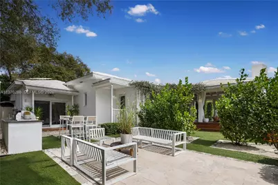 1098 NE 99th St, Miami Shores, FL 33138 - Photo 8